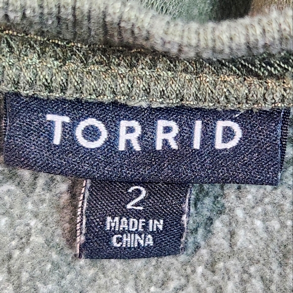 TORRID Floral/Skull Embroidered Design Crewneck Sweatshirt - Picture 13 of 13